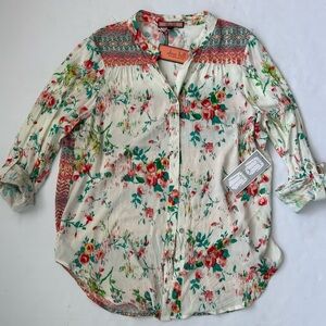 NWT Olive Hill L Floral Button-Up 3/4 roll up sleeve Blouse
